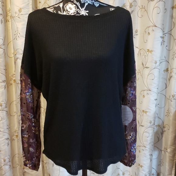 Gypsies & Moondust Tops - Gypsies & Moondust Junior's Long Sleeves Top
